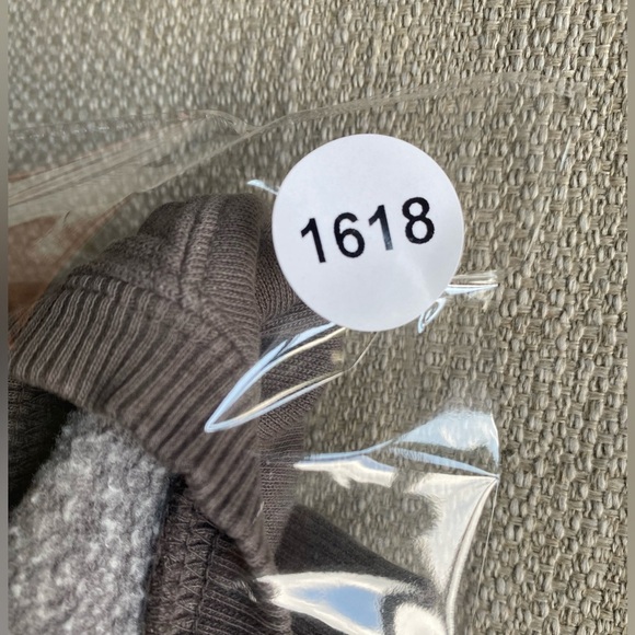 Taylor Swift Sweatshirt Women’s Medium Midnight Merch None of it was Accidental - Picture 5 of 7